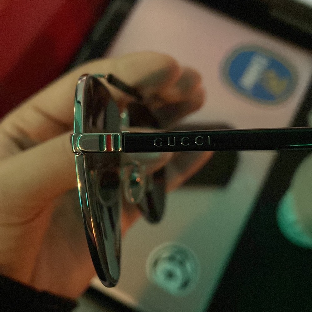 Gucci aviator unisex sunglasses black frame and lenses